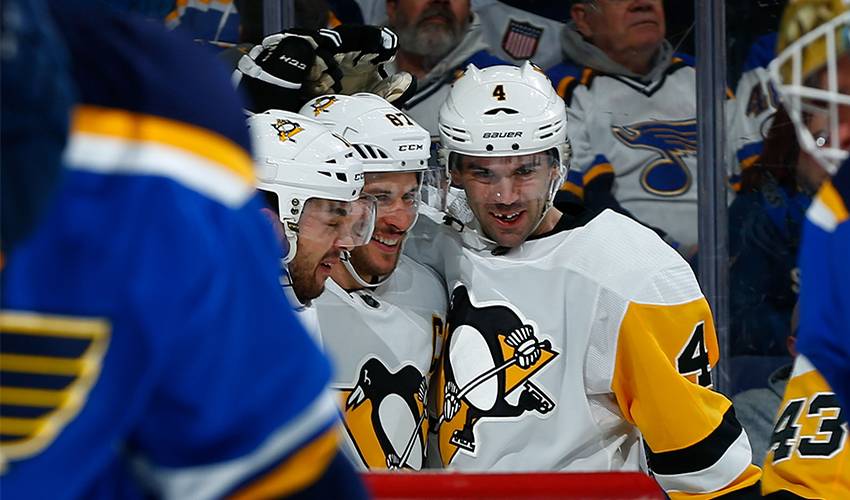 Crosby scores 400th goal as Penguins beat Blues 4-1