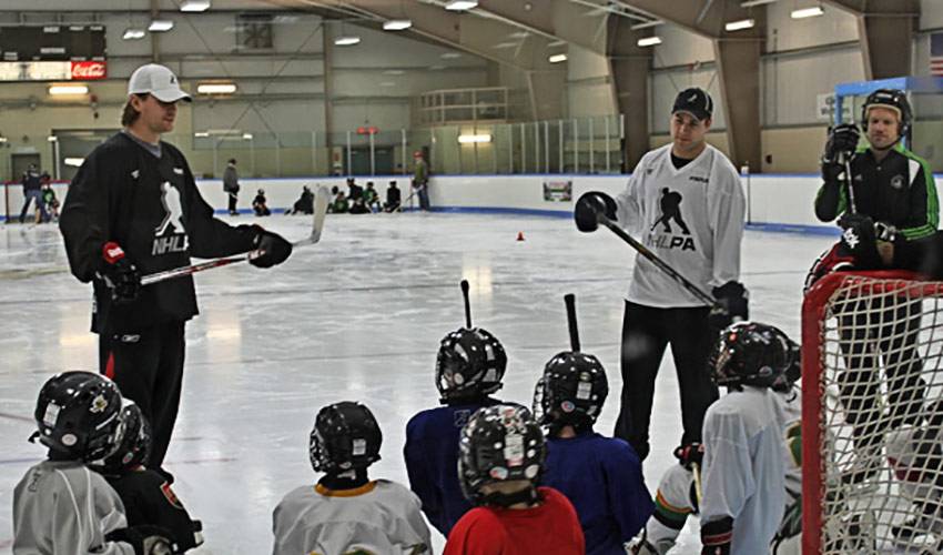 Clitsome and Smith Surprise Ottawa Minor Hockey Team