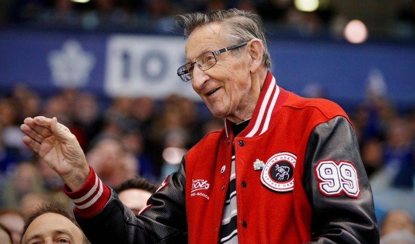 Walter Gretzky, father of the Great One, dies at 82