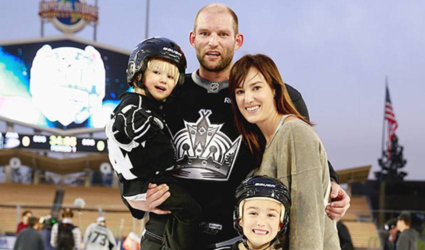 Robyn Regehr expected to suit up in Game 2 for Kings