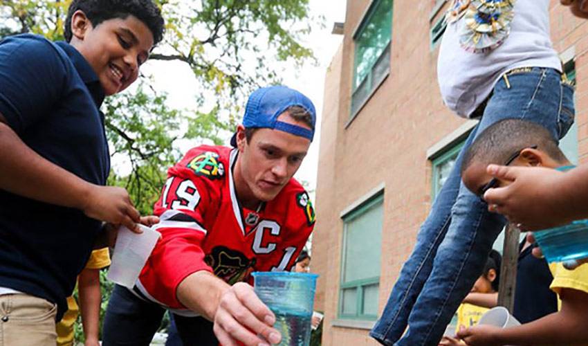 TOEWS PROMOTES HEALTHY LIVING