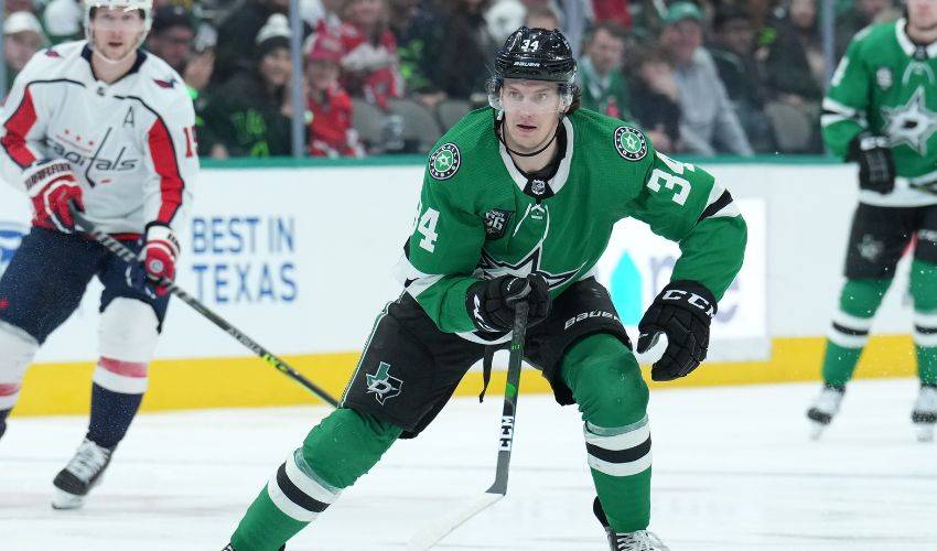 Stars sign Gurianov to $2.9M contract for 2022-23 season