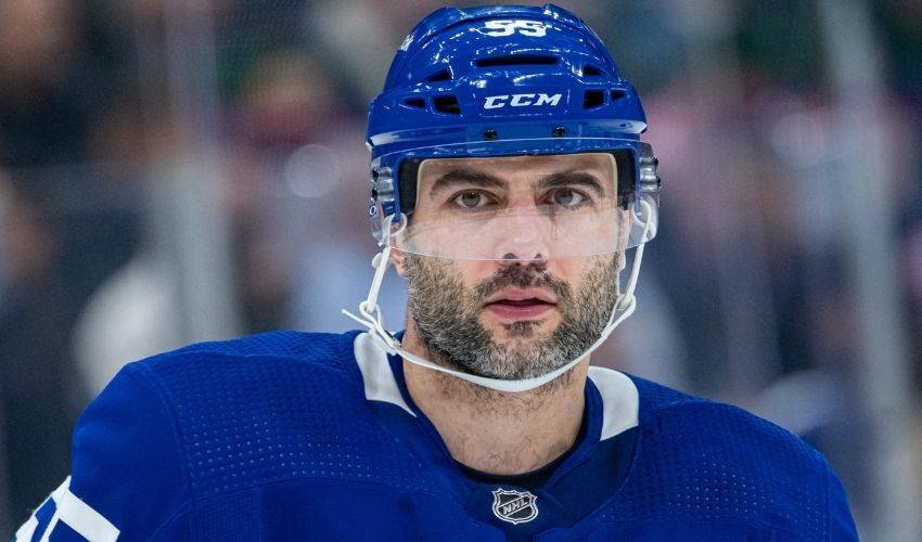 Toronto Maple Leafs sign veteran defenceman Giordano to a two-year contract extension