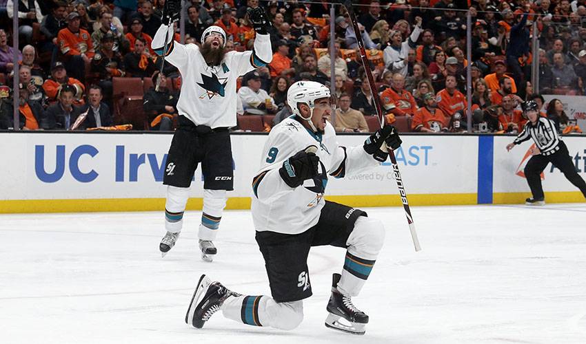 Kane scores 2 goals in playoff debut, Sharks top Ducks 3-0