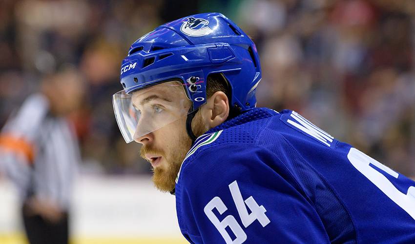 Vancouver Canucks re-sign centre Tyler Motte to one-year deal