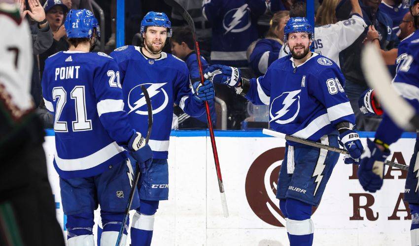 Brandon Hagel leads Lightning in rout of Habs - The Rink Live   Comprehensive coverage of youth, junior, high school and college hockey