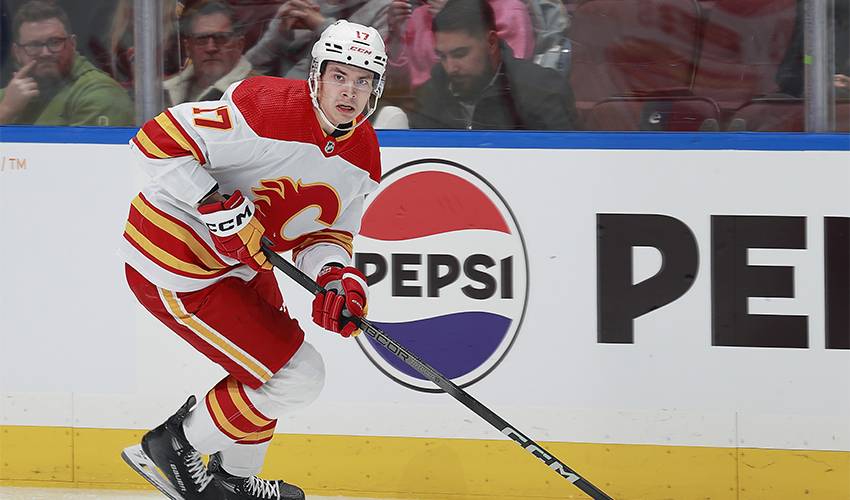 Yegor Sharangovich agrees to five-year extension with Calgary Flames