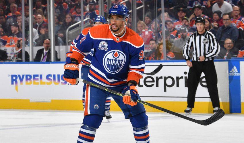 Oilers forward Evander Kane out 3-4 months after wrist cut by skate