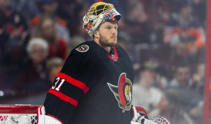 Sens goalie Forsberg out indefinitely with MCL tear in both knees