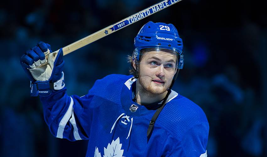 Cutting it Close: Nylander inks 6-year extension with Leafs just before deadline