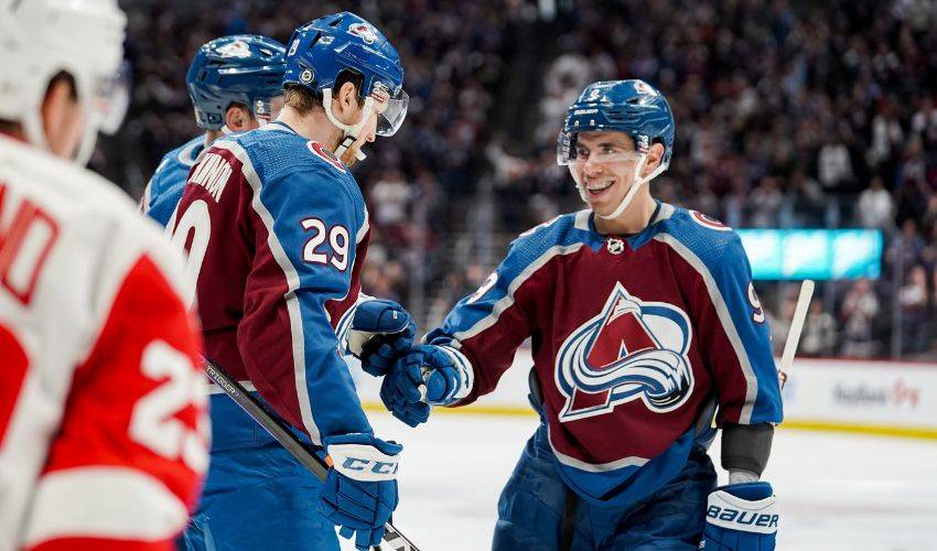 Avalanche appear to make minor changes to road jersey - Mile High Sports