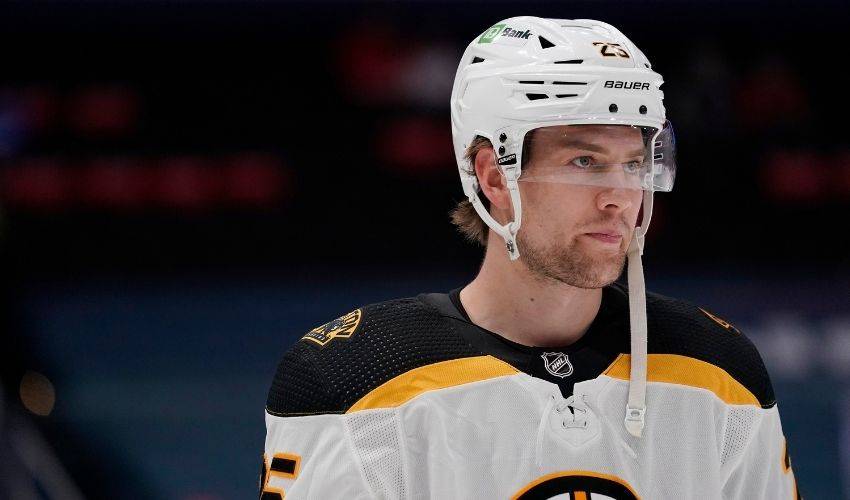 Bruins extend defenseman Brandon Carlo for 4 years, $24.6M