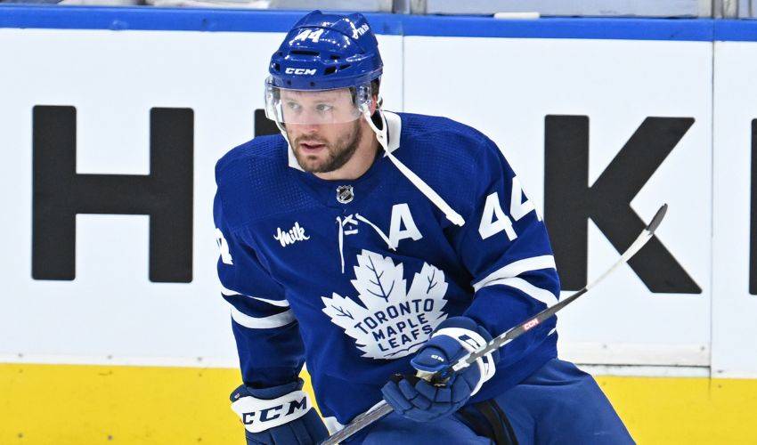 Leafs defence suffers another blow with Rielly placed on long-term injured reserve
