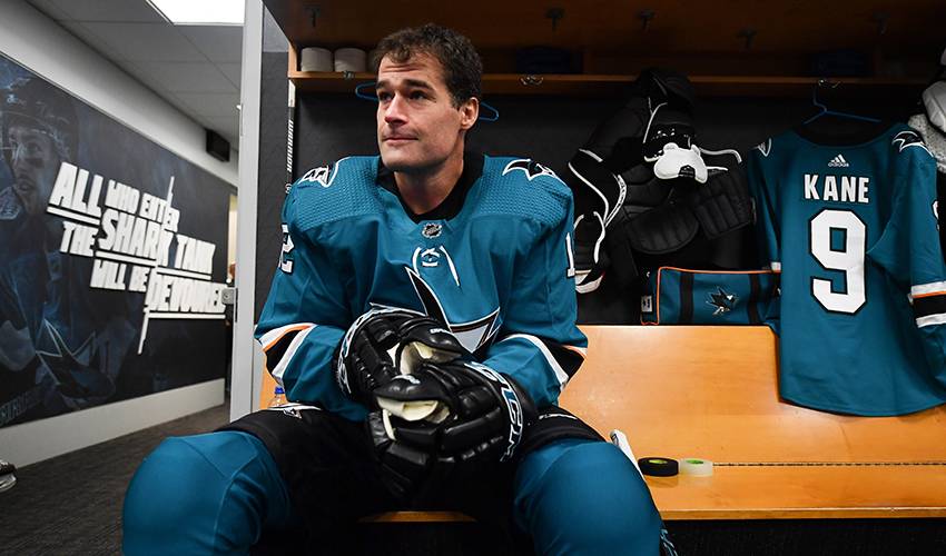 Marleau back in Sharks fold for 1,500th game in teal