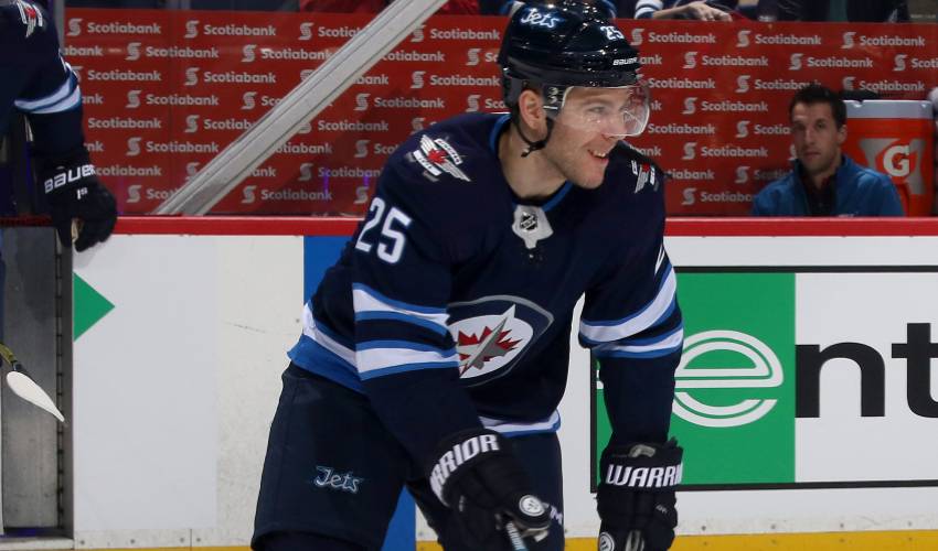 Now on Jets' side, teammates appreciating Stastny's repertoire