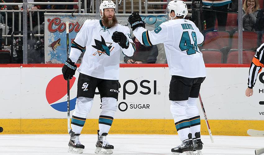 Sharks re-sign forwards Joe Thornton, Tomas Hertl