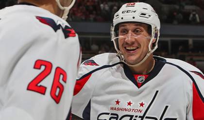 NHL: Washington Capitals' Jay Beagle makes incredible goal line