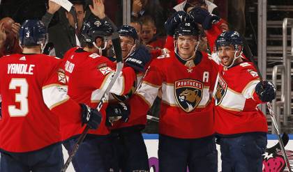 All in: Panthers, Barkov agree on 8-year, $80M extension