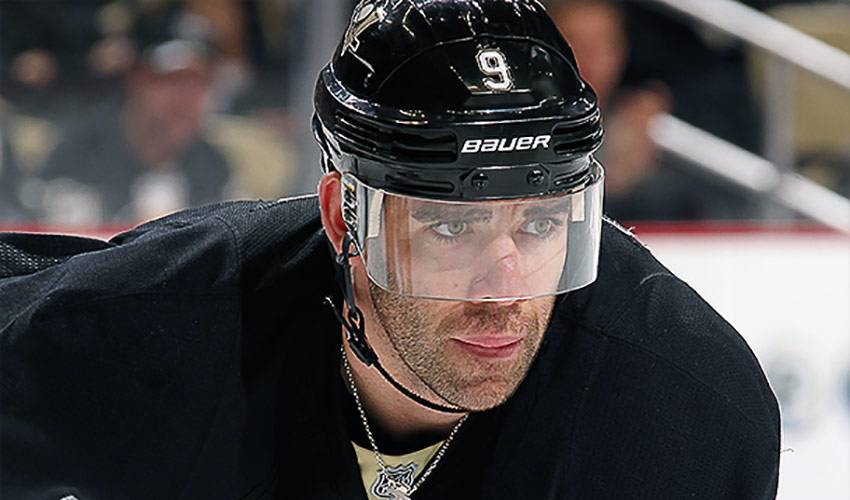 Pascal Dupuis Takes A High Stick, Pulls Out 2 Teeth