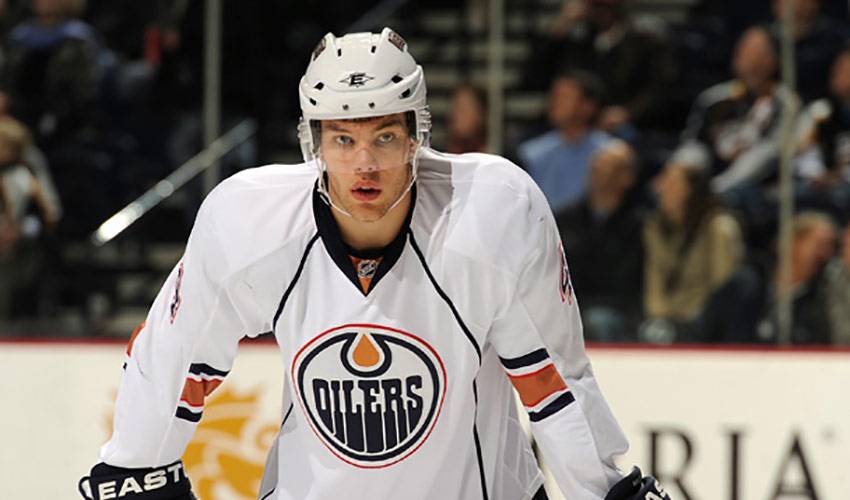 taylor hall oilers jersey