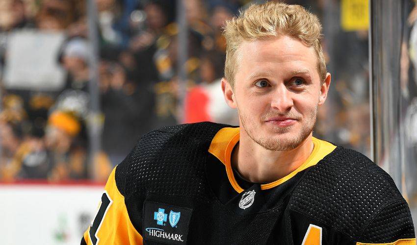 NHL Profiles Former Maverick Jake Guentzel, News