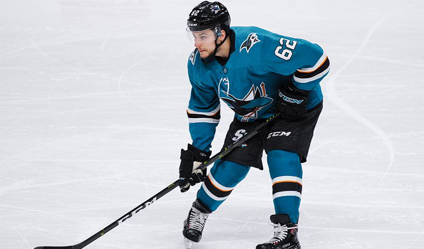 Sharks re-sign forward Kevin Labanc to 1-year deal
