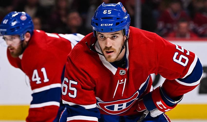 Montreal Canadiens deal winger Andrew Shaw back to Chicago Blackhawks