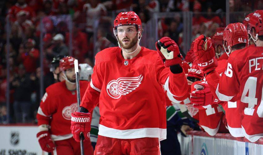 Forward Michael Rasmussen signs a four-year contract extension with the Red Wings
