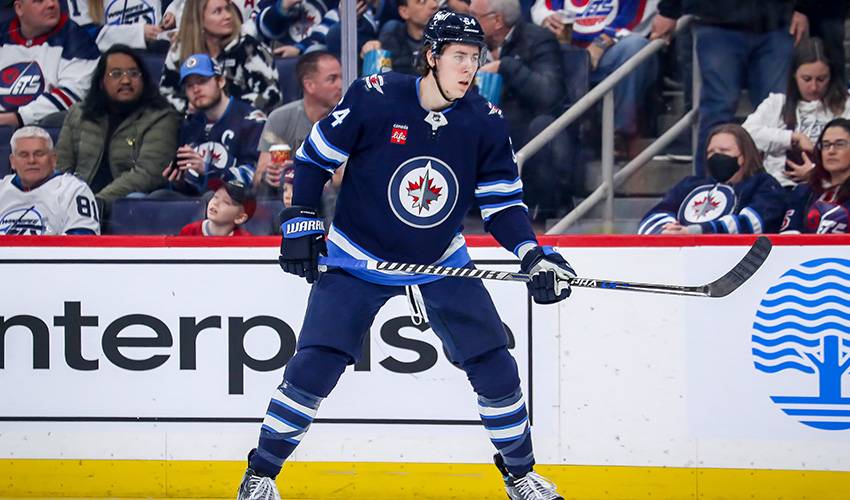 Jets sign defenceman Logan Stanley to one-year contract
