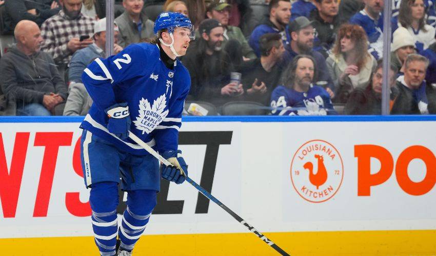Toronto Maple Leafs sign Simon Benoit to three-year contract extension