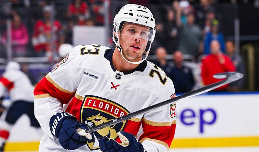 Panthers and 2-time Cup winner Carter Verhaeghe agree on 8-year contract extension