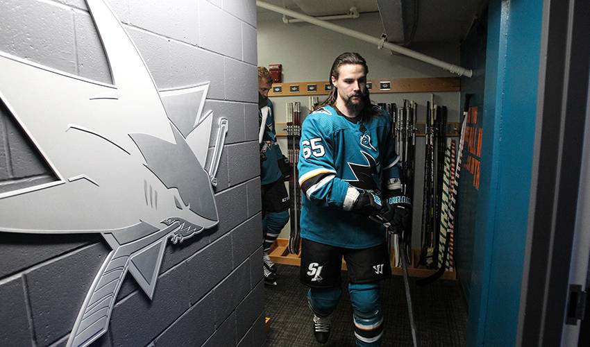 Erik Karlsson unveils new San Jose Sharks jersey in surprise