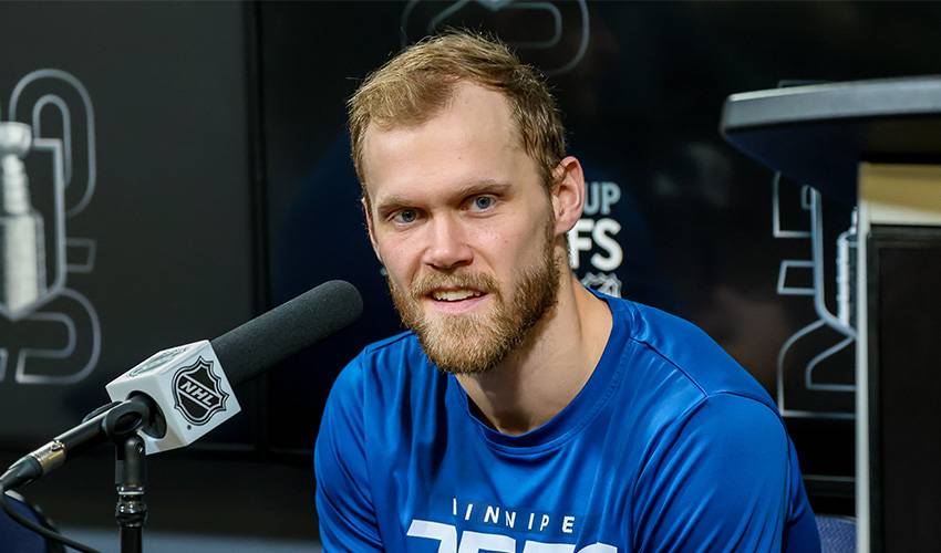 Ehlers leaves Winnipeg Jets for six-year, $51M deal with Carolina Hurricanes
