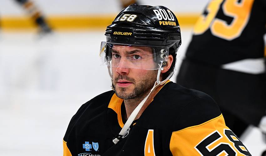 Pittsburgh Penguins defenseman Kris Letang undergoes surgery to close small hole in his heart
