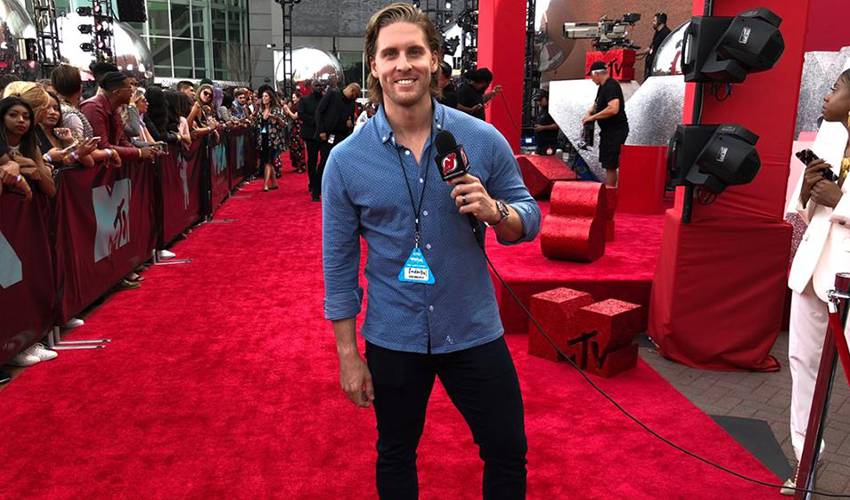 Coleman makes red carpet debut at VMAs