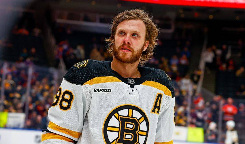 David Pastrnak ready to practice : r/BostonBruins