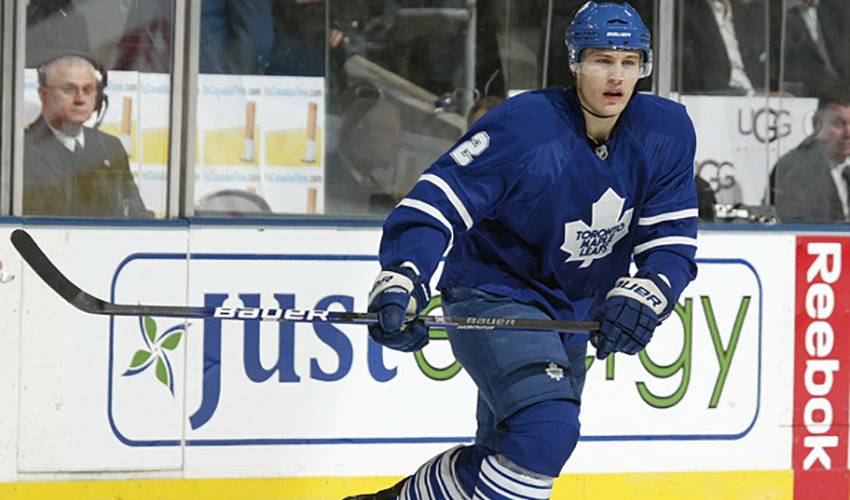 Toronto Maple Leafs re-acquire Luke Schenn