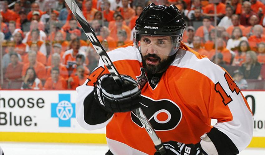 Flyers' Ian Laperriere announces retirement