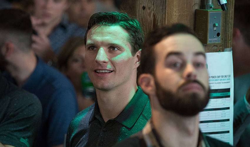 Roussel excited to finally suit up for Canucks