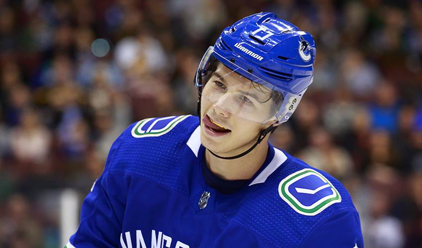 Vancouver Canucks re-sign winger Nikolay Goldobin to one-year deal