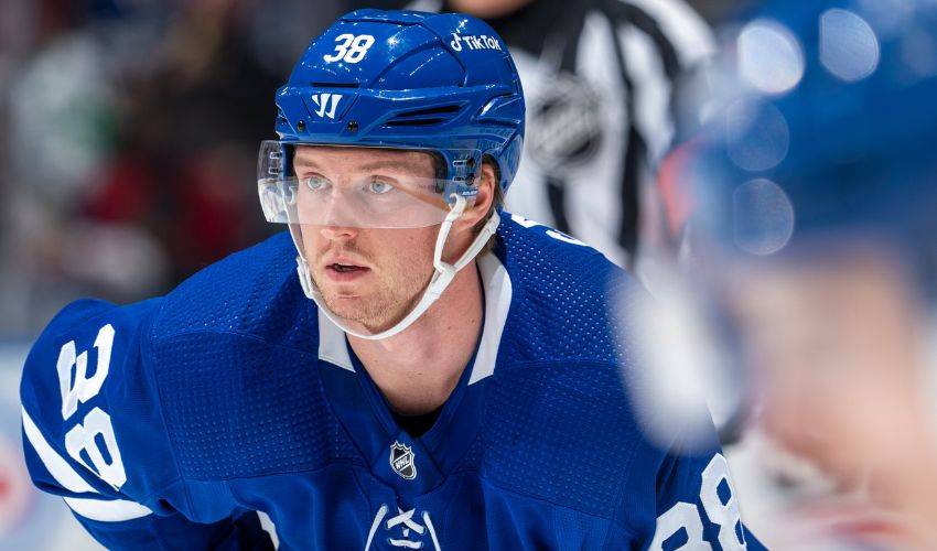 Maple Leafs, RFA defenceman Rasmus Sandin agree on two-year, US$2.8-million contract