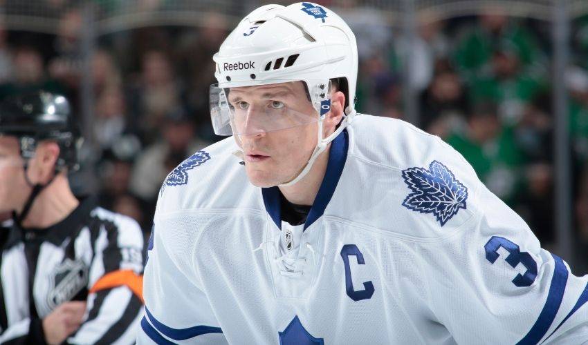 Dion Phaneuf announces retirement  after 1,048 NHL games