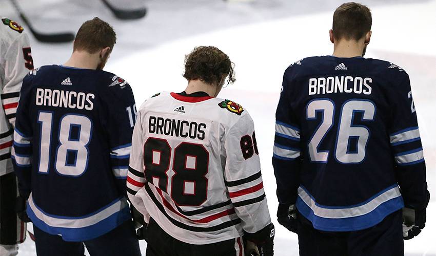 Blackhawks, Jets players wear jerseys with 'Broncos' on the back