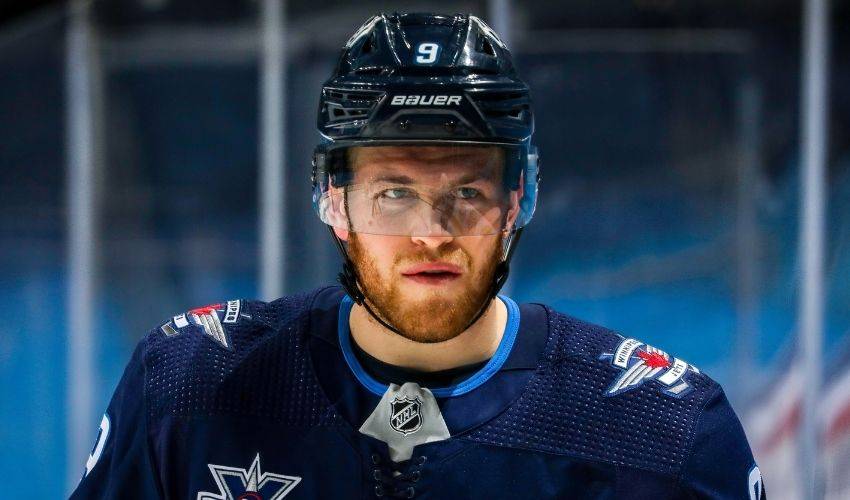 Winnipeg Jets sign forward Andrew Copp to one-year deal worth $3.64 million