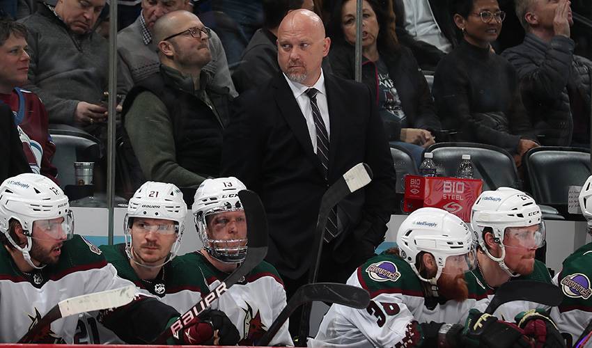 Coyotes sign coach André Tourigny to 3-year contract extension