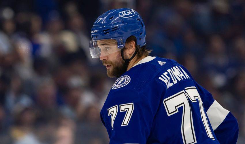 Tampa Bay Lightning select Victor Hedman as captain, succeeding Steven Stamkos