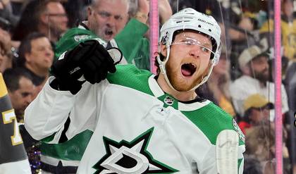 Stars net Oettinger with $12M, 3-year deal