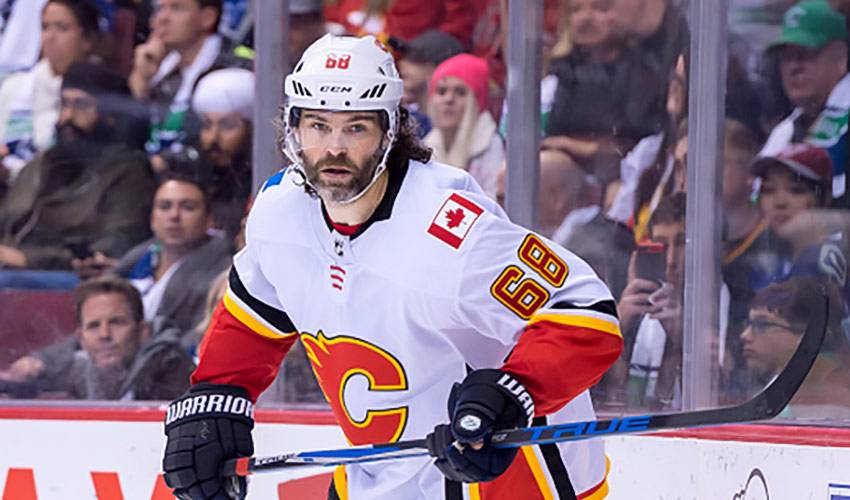 Jagr guiding Flames' youth by example