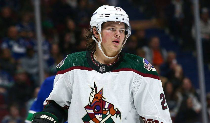 Coyotes sign forward Hayton to new two-year deal