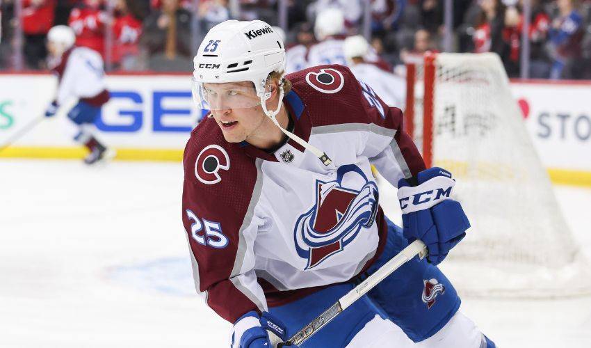 Avs forward Logan O'Connor signs 6-year extension to stay with the team through 2030-31 season